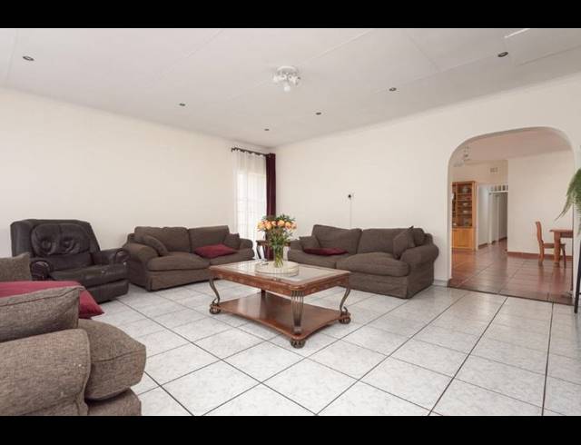 4 BEDROOM HOUSE FOR SALE IN BRACKENDOWNS